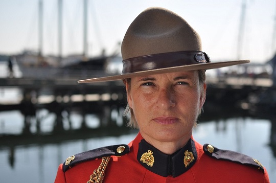 Le fameux Stetson a été adopté en vue d’améliorer l’uniforme, car le chapeau était mieux adapté au climat canadien.